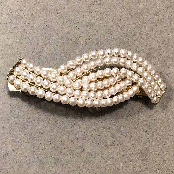 unam Accessories - Pearl Barrette with gold tone